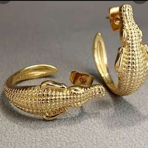 Alligator earrings, pierced New!